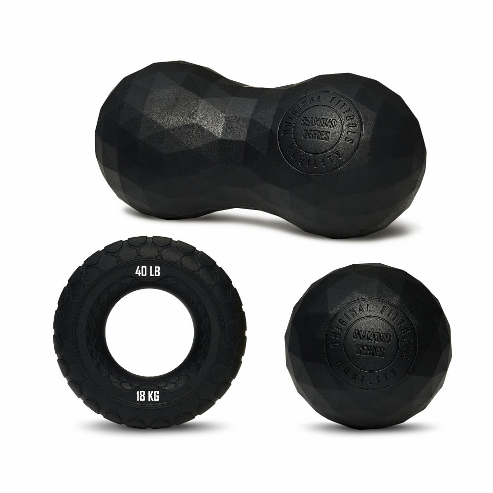 Набор из двух массажных мячей с кистевым эспандером черный